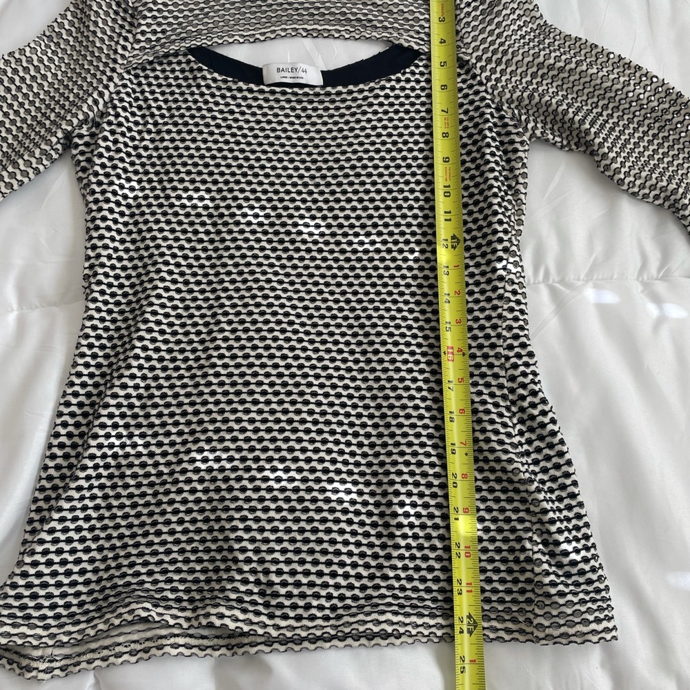 Bailey44 Tomo Khani Top size Large - Picture 9 of 10